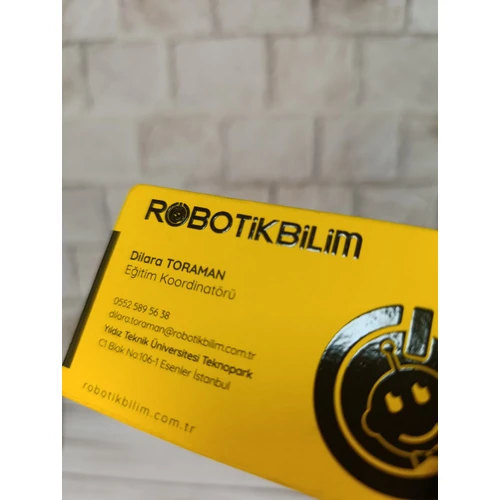 700 Gr. / Kabartma Laklı Kartvizit